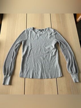 Melanie Lyne Metallic Shimme Long-Sleeve Top women’s small, elegant long sleeve